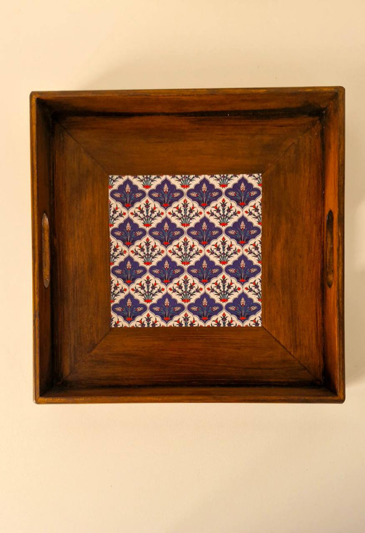 سینی چوبی دکوپاژ با طرح حوض کاشی و طرح چوب اطراف