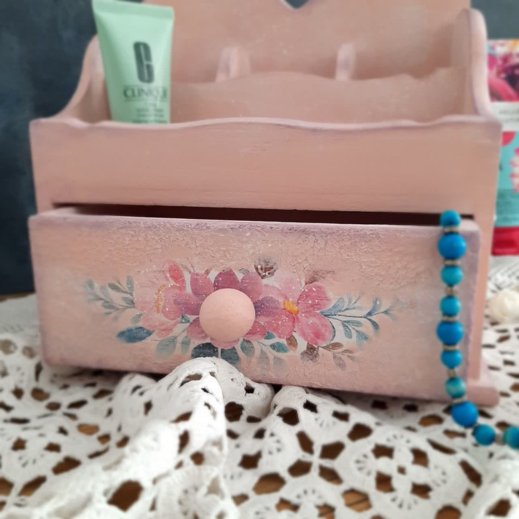 مینی دراور مناسب زیورآلات، لوازم آرایش و ...