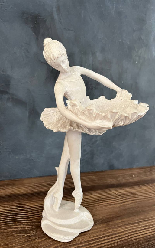 مجسمه پلی استر خام بالرین