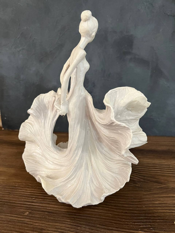 مجسمه پلی استر خام بانوی رقصان