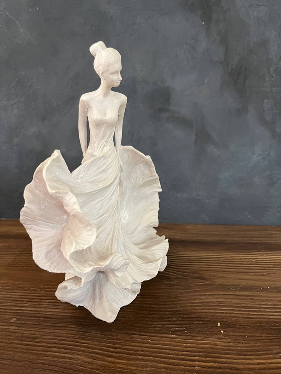 مجسمه پلی استر خام بانوی رقصان