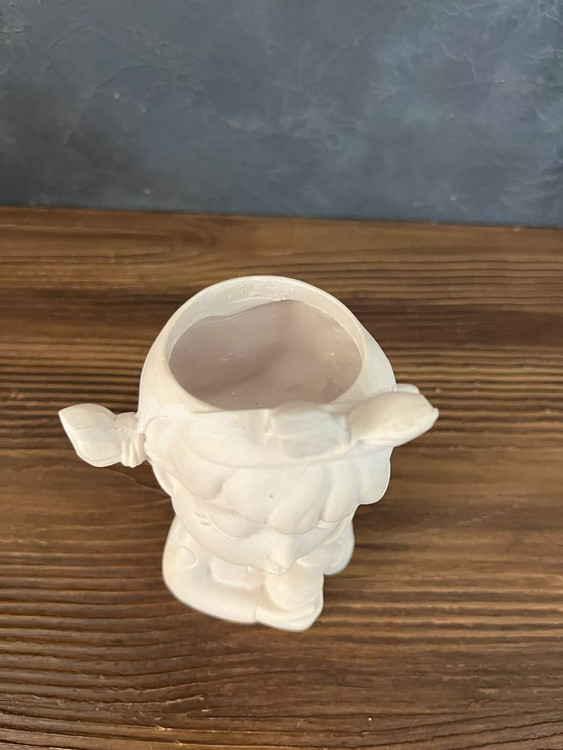 مجسمه پلی استر خام دخترک با لیوان نوشیدنی