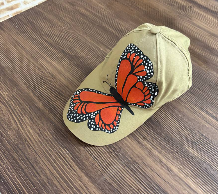 کلاه کپ پارچه ای فری سایز با طرح پروانه