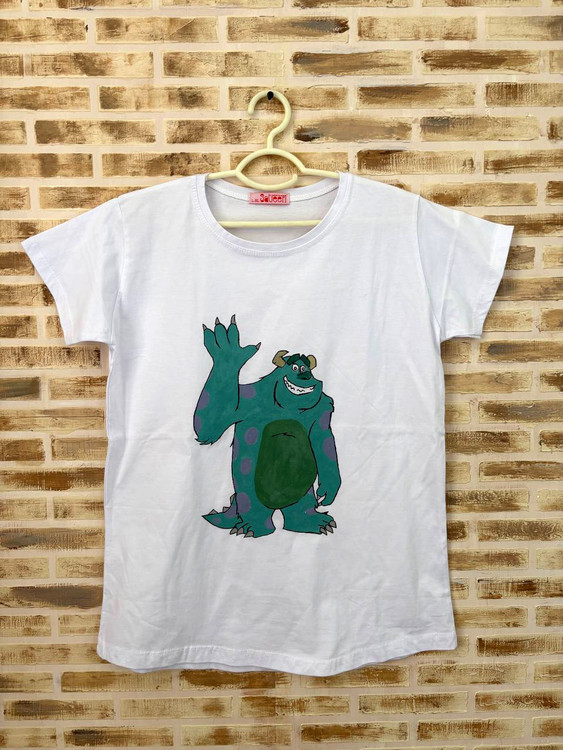 تیشرت نخی سفید فری سایز با طراحی دستی ، مدل سالی