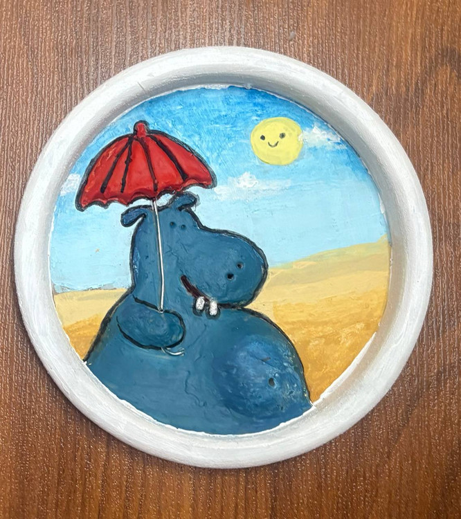 دیوارکوب نقاشی شده و برجسته طرح اسب آبی شاد