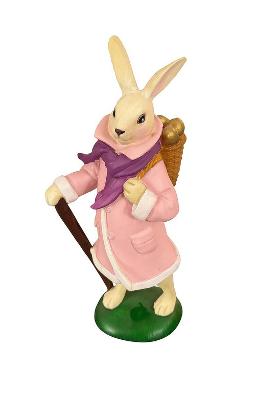 مجسمه پلی استری خرگوش زمستانی با سبد تخممرغهای طلایی