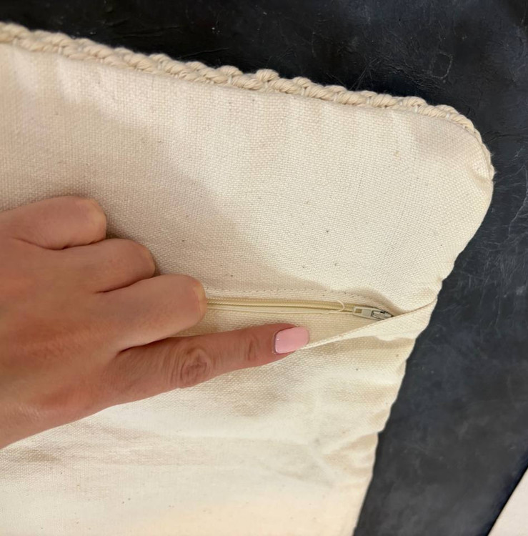 کاور کوسن دستباف تپستری طرح آوین