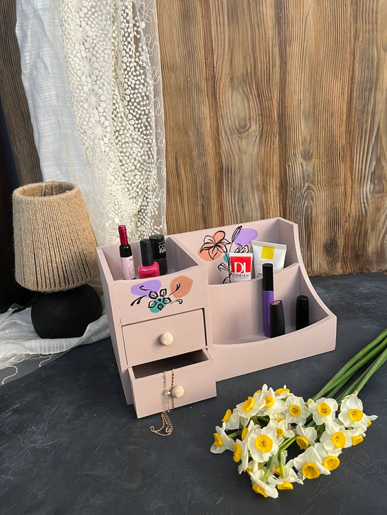 مینی دراور مناسب زیورآلات، لوازم آرایش و ...