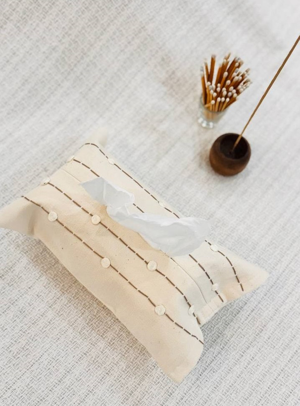 کاور دستمال کاغذی الیاف طبیعی طرح کوک دوزی شکلاتی و گل های کرم