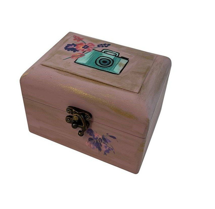 جعبه چوبی صورتی ملایم با رگه های طلایی طرح دوربین عکاسی