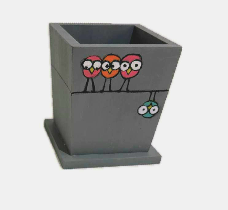 جاقلمی رومیزی چوبی طرح گنجشککان بازیگوش