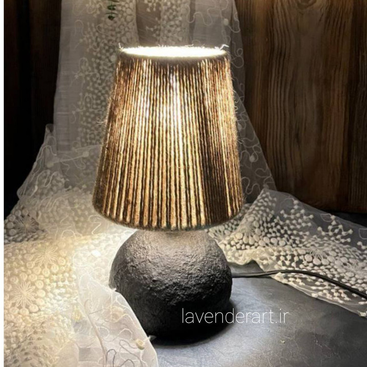 آباژور رومیزی دست ساز پاپیه ماشه طرح نیمکره مشکی با شید کنفی