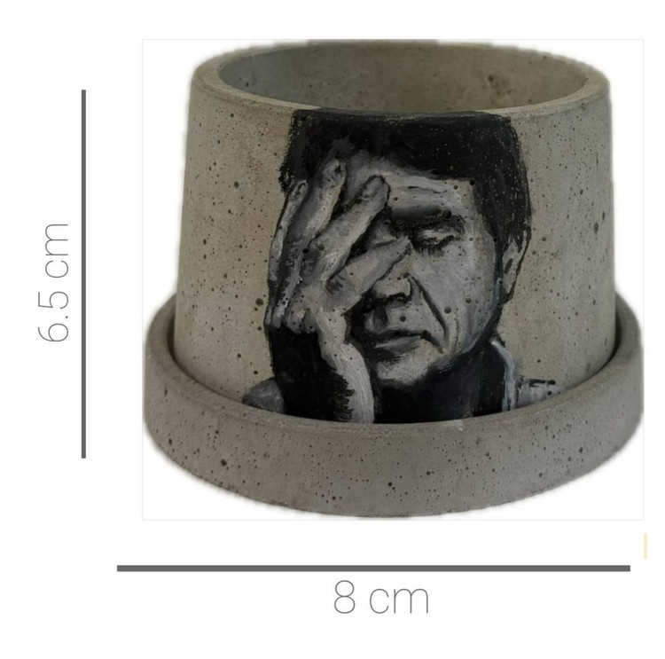 گلدان بتنی با نقاشی دستی پرتره استاد شجریان سایز 8