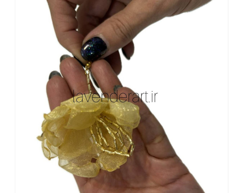 گوشواره دست ساز جنس حریر و ساتن مدل گل زرد و طلایی