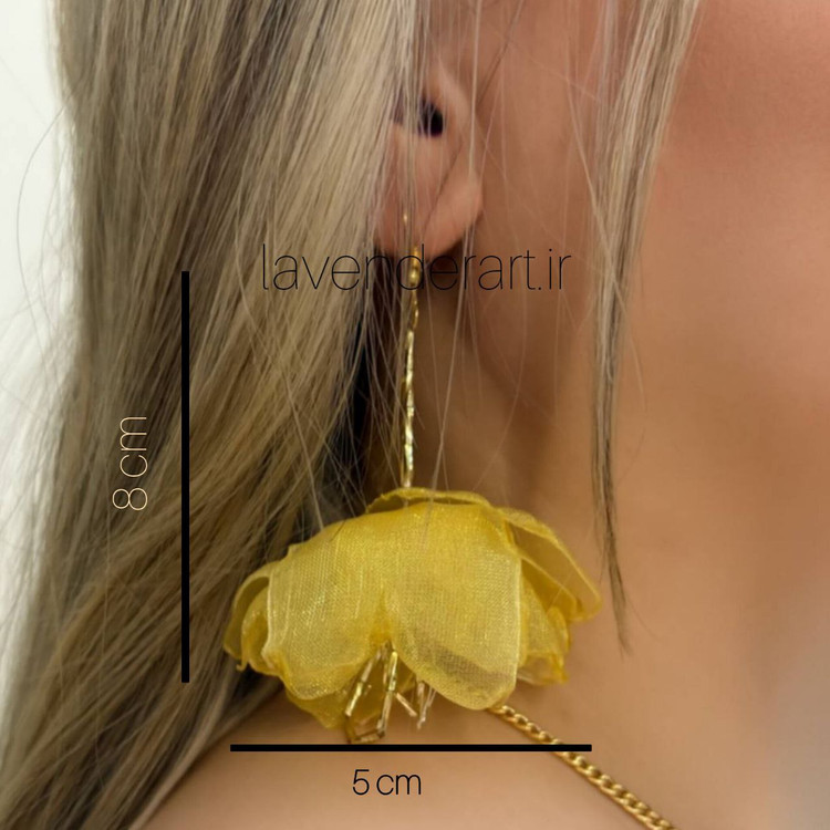 گوشواره دست ساز جنس حریر و ساتن مدل گل زرد و طلایی