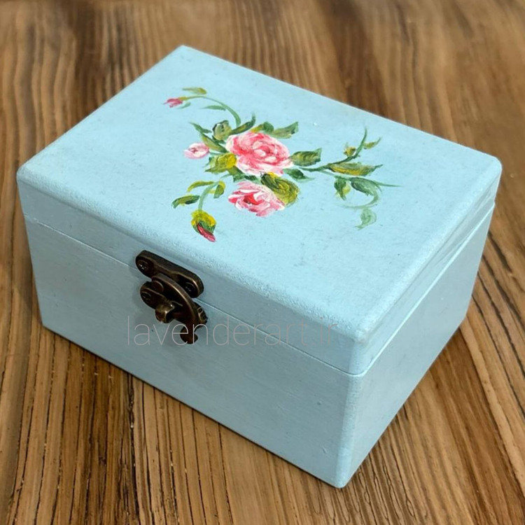 جعبه چوبی آبی با نقاشی گل سرخ