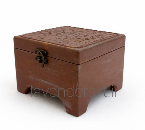 جعبه چوبی پایه دار مربع طرح منبت