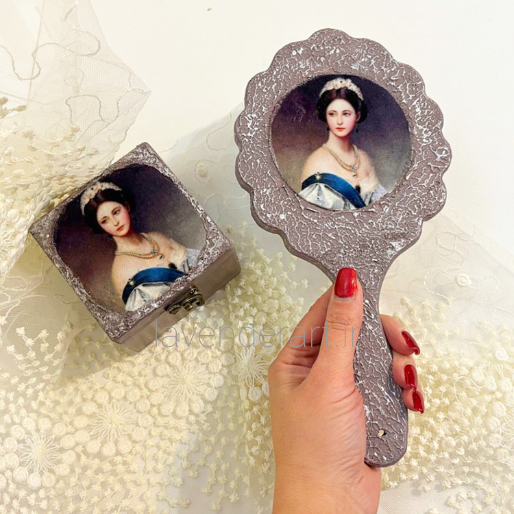 ست آینه دستی و جعبه چوبی طوسی با طرح مخمل زن انگلیسی