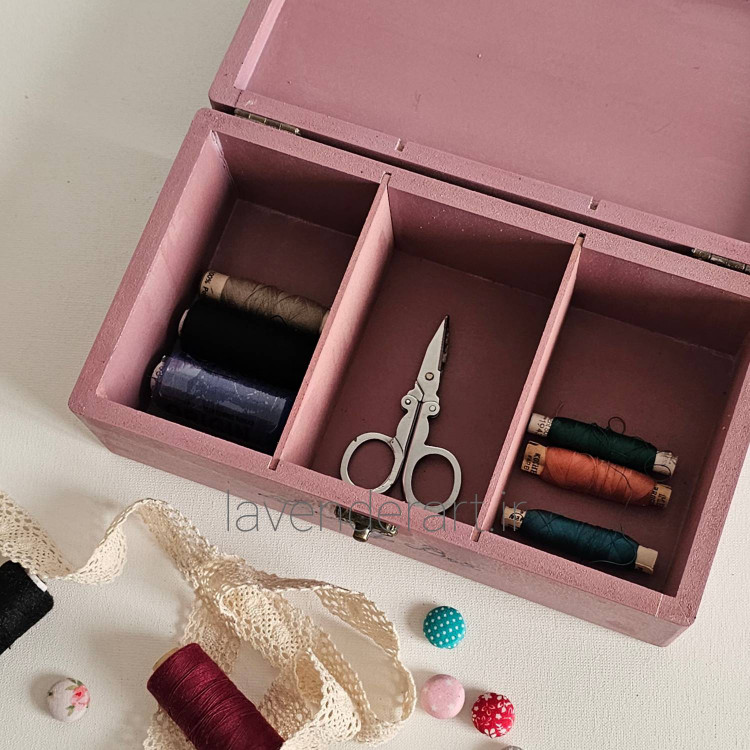 جعبه کیت خیاطی دارای سه قسمت سایز 15*25*8 سانتی متر