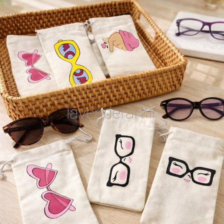 جا عینکی پارچه ای فانتزی با نقاشی طرح عینک صورتی قلبی شکل