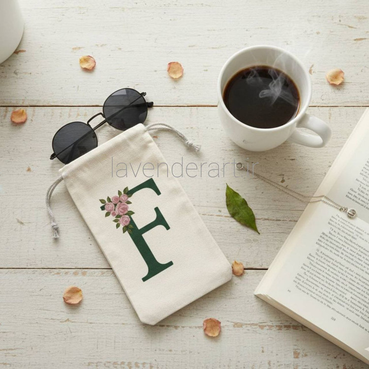 جا عینکی پارچه ای فانتزی با نقاشی دستی طرح حروف الفبا