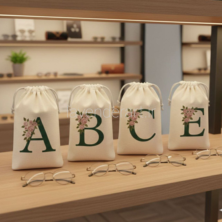 جا عینکی پارچه ای فانتزی با نقاشی دستی طرح حروف الفبا