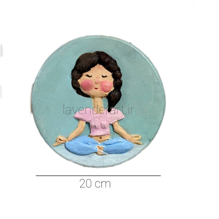 دیوارکوب چوبی با طرح برجسته دختر یوگی