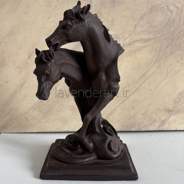 مجسمه اسب پلی استری طرح چوب نماد سال جدید با ابعاد 25*14*11