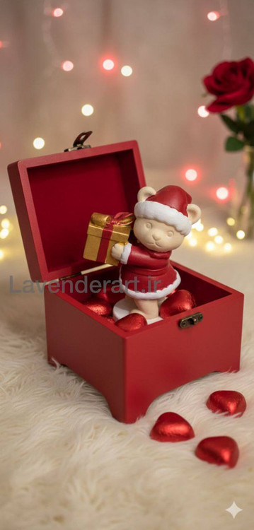 جعبه چوبی قرمز پایه دار با طرح قلب طلایی ولنتاین