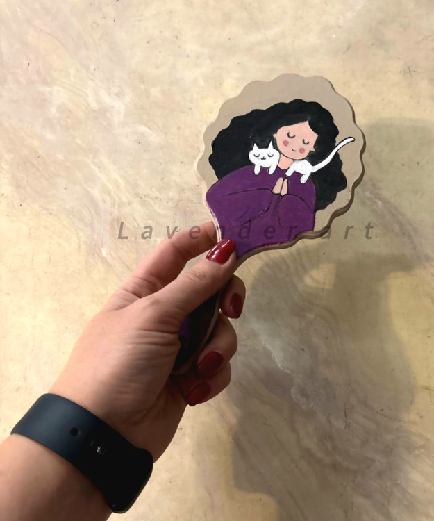 آینه چوبی دستی بنفش با طرح نقاشی دخترک و گربه