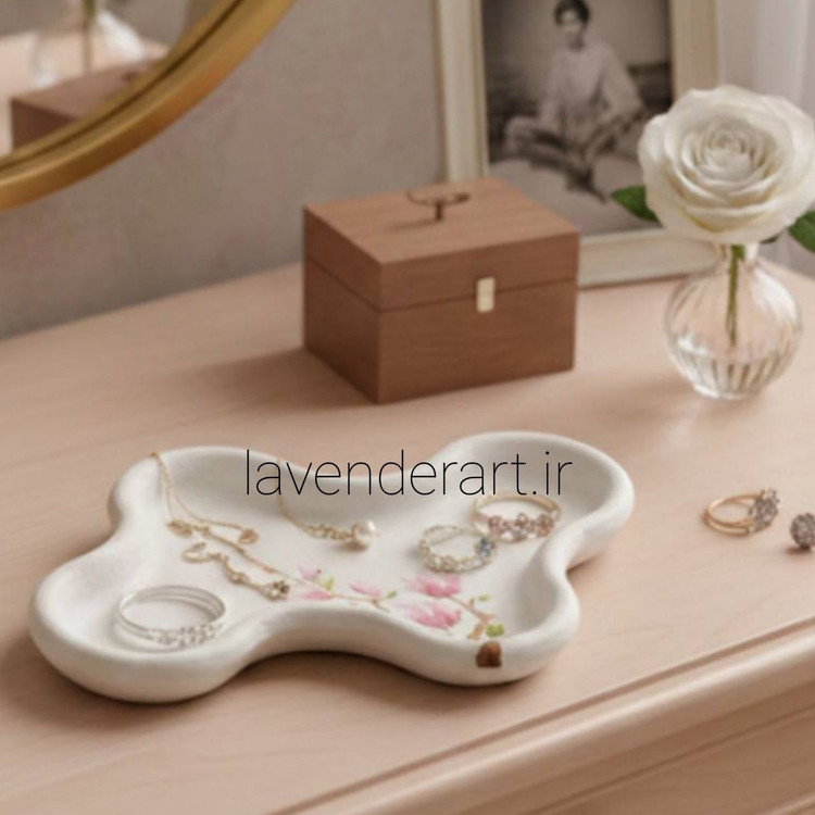 ظرف هفت سین سنگ مصنوعی طرح برکه با نقاشی پاپیون های ریز با ابعاد 18*13 سانتی متر