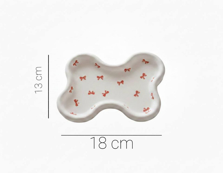 ظرف هفت سین سنگ مصنوعی طرح برکه با نقاشی پاپیون های ریز با ابعاد 18*13 سانتی متر