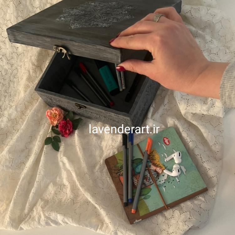 جعبه چوبی اکسسوری طرح برجسته و پتینه رنگ مشکی