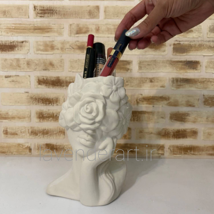 مجسمه گلدانی پلی استر خام سردیس دختری با صورت پوشیده از گل ارتفاع 22 سانتی متر