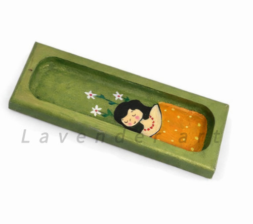 جاعودی چوبی نقاشی شده طرح فانتزی دخترنارنجی پوش