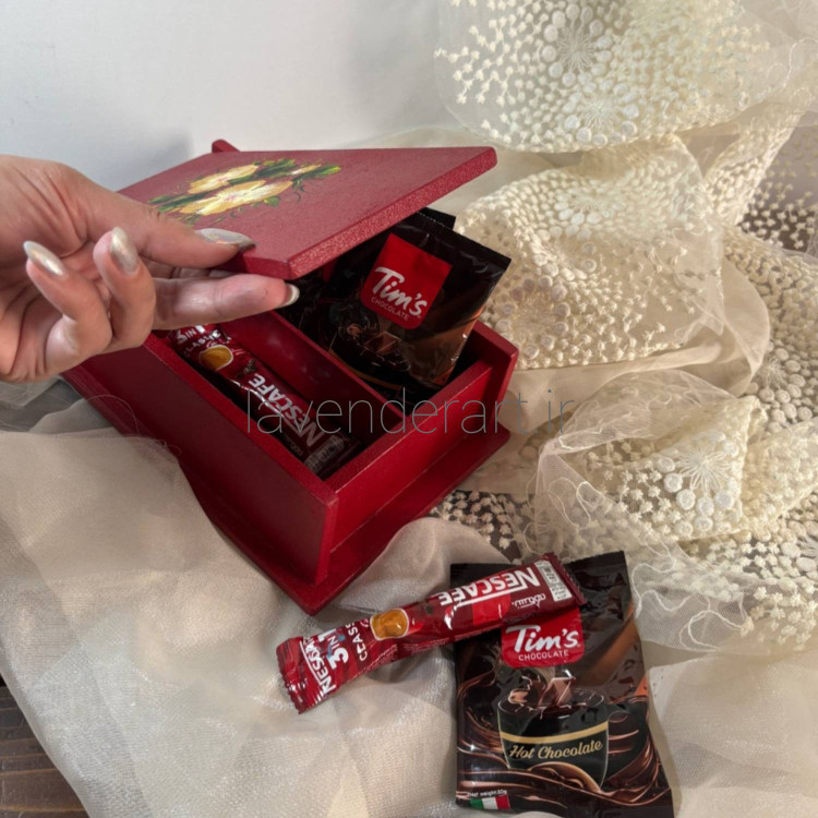جعبه کارد و چنگال رومیزی چوبی یا جعبه تیبگ قرمز با نقاشی گل بنفشه ابعاد 8*25*15 سانتی متر