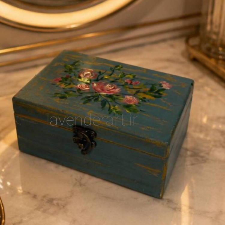 جعبه چوبی متوسط قفل دار با طرح گل رز صورتی ابعاد 12*7*5.5 سانتی متر