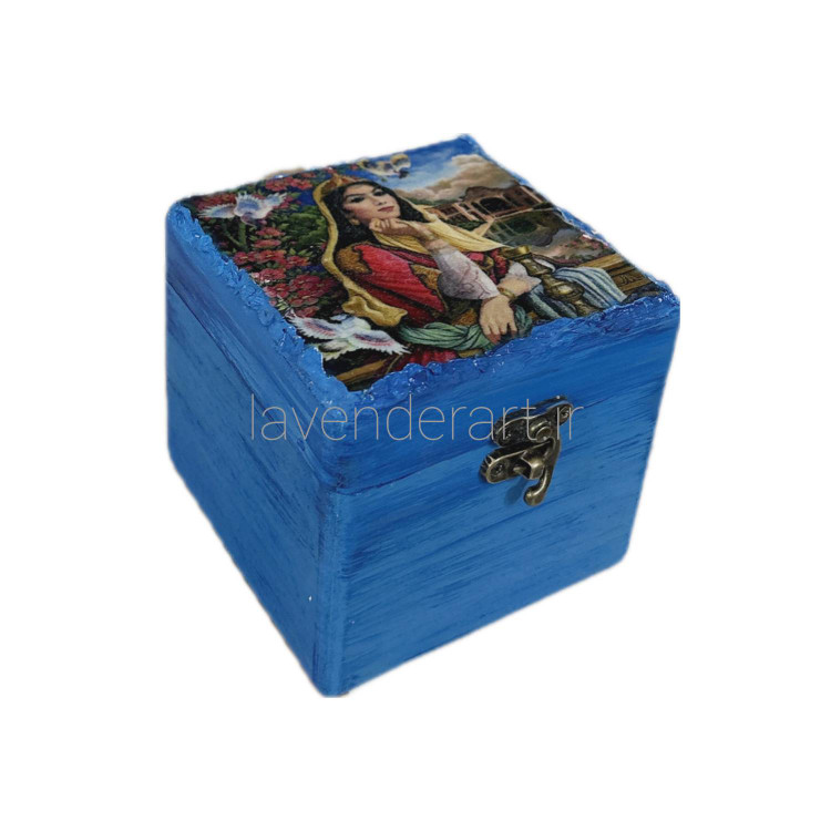 جعبه چوبی کوچک جا جواهری قفل دار آبی با طرح دکوپاژ مخمل بانوی ایرانی ابعاد 10*10*6 سانتی متر