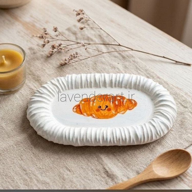 سینی سنگ مصنوعی نقاشی کروسان خندان مناسب پذیرایی، سرو تنقلات خشک، زیر ماگی و زیر لیوانی