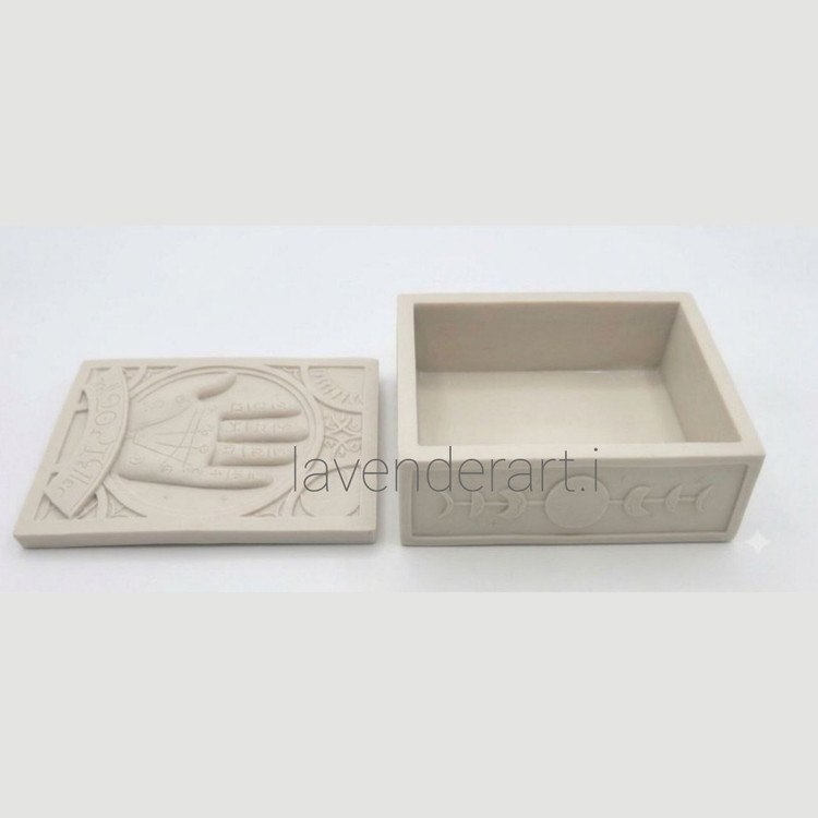جعبه نگهدارنده کارت تاروت مدل دست پلی استر خام ابعاد 14*5*9سانتی متر