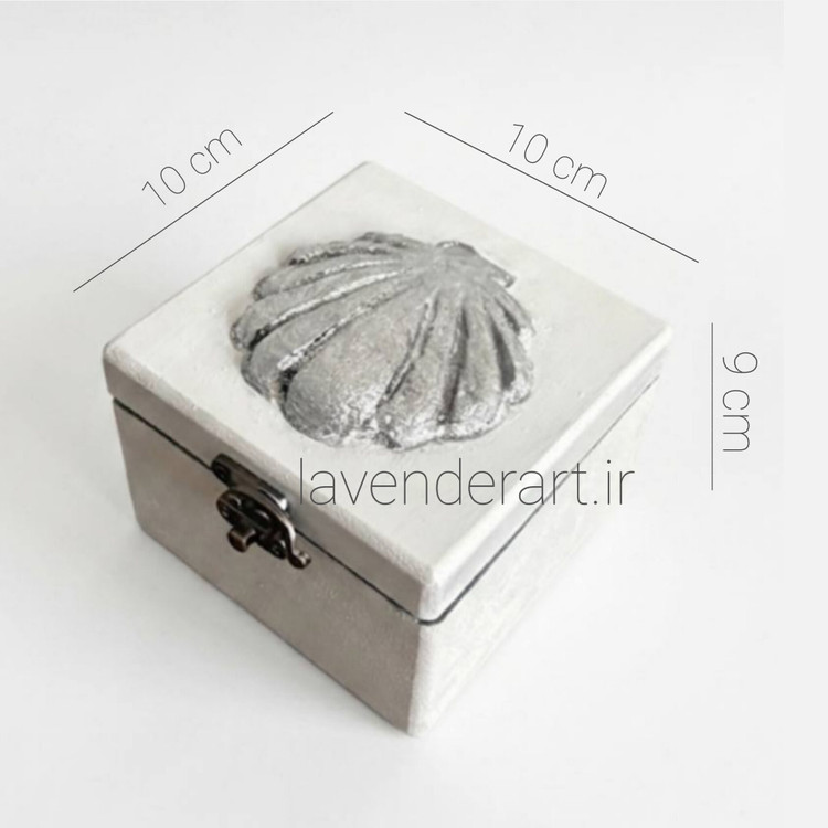 جعبه چوبی کوچک قفل دار با طرح صدف برجسته ابعاد 10*9*10 سانتی متر