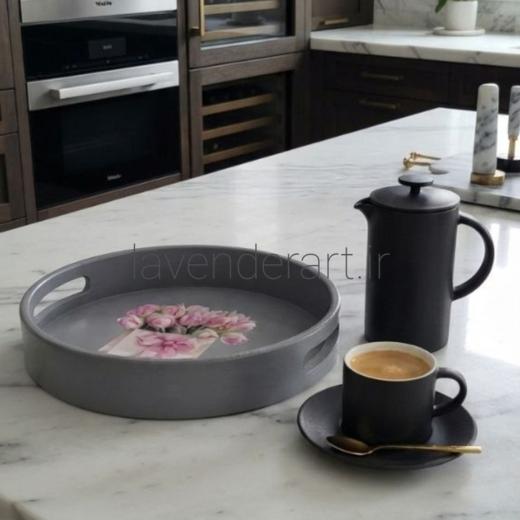سینی چوبی گرد پذیرایی با دکوپاژ ضدآب دسته گل لاله قطر 20 سانتی متر