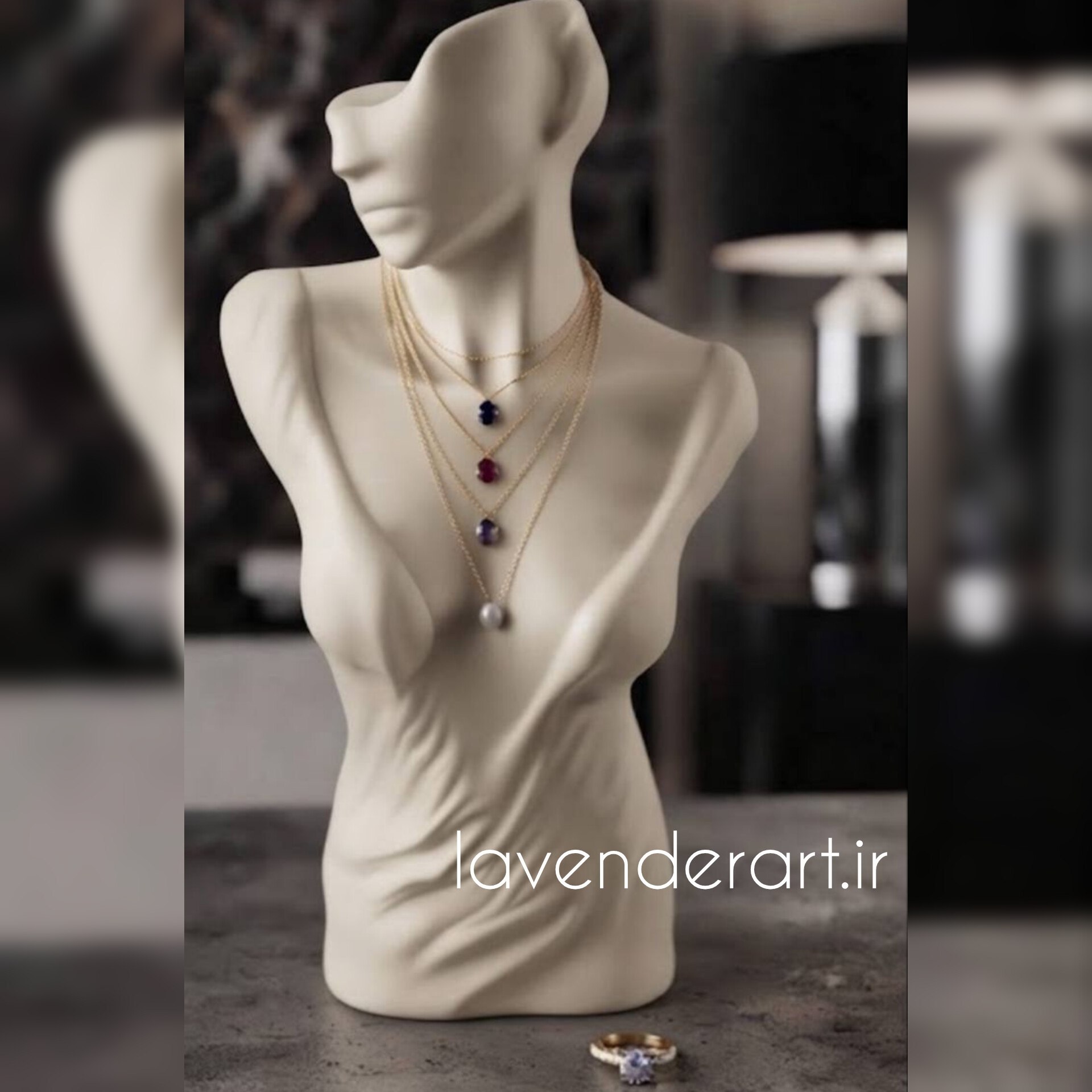 استند نیم تنه جاجواهری اکسسوری مانکن نیم رخ ملیس پلی استر ابعاد 33*20 سانتی متر